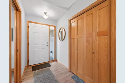 5026 Grenadier Avenue N, Oakdale, MN 55128 - Photo 6