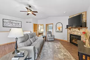 5026 Grenadier Ave N, Oakdale, MN 55128 - Photo 10