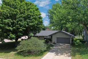 403 S Paffrath Ave, Springfield, MN 56087 - Photo 2
