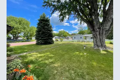 403 S Paffrath Avenue, Springfield, MN 56087 - Photo 4