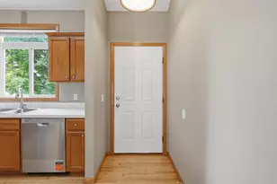 1559 Dublin Ct, Shakopee, MN 55379 - Photo 2
