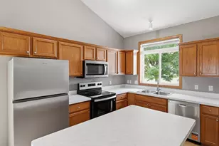 1559 Dublin Ct, Shakopee, MN 55379 - Photo 8