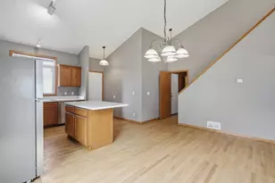 1559 Dublin Ct, Shakopee, MN 55379 - Photo 4