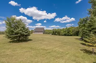 38653 Woodview Cir, Le Center, MN 56057 - Photo 36