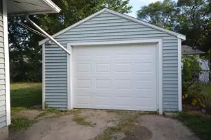 1013 9th St NE, Rochester, MN 55906 - Photo 2