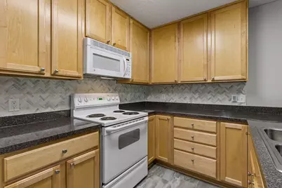 306 Brickyard Drive, Chaska, MN 55318 - Photo 18