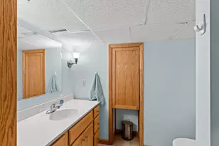 2081 Jefferson Ave, Saint Paul, MN 55105 - Photo 32