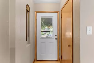 2081 Jefferson Ave, Saint Paul, MN 55105 - Photo 4