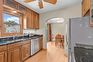 2081 Jefferson Ave, Saint Paul, MN 55105 - Photo 14