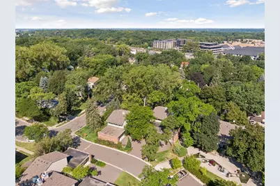1086 Cedar View Drive, Minneapolis, MN 55405 - Photo 40