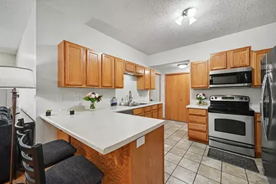 1106 Crystal Place W, Chaska, MN 55318 - Photo 4
