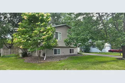 709 74th Avenue N, Brooklyn Park, MN 55444 - Photo 4
