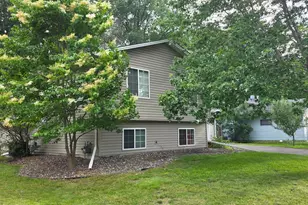 709 74th Ave N, Brooklyn Park, MN 55444 - Photo 4