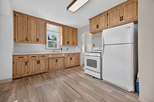 1220 Frisbie Ave, Maplewood, MN 55109 - Photo 8