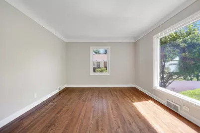 1051 Burke Avenue W, Roseville, MN 55113 - Photo 6