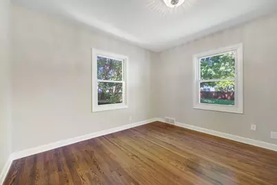 1051 Burke Avenue W, Roseville, MN 55113 - Photo 10