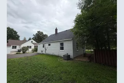 1051 Burke Avenue W, Roseville, MN 55113 - Photo 18