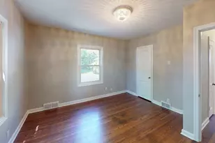 1051 Burke Ave W, Roseville, MN 55113 - Photo 8