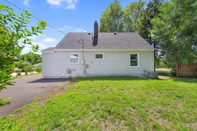 1051 Burke Avenue W, Roseville, MN 55113 - Photo 26