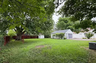 1051 Burke Ave W, Roseville, MN 55113 - Photo 16