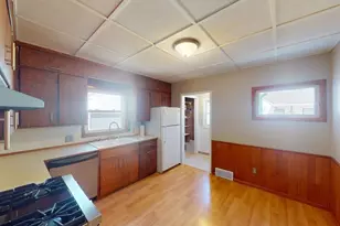 1051 Burke Ave W, Roseville, MN 55113 - Photo 4
