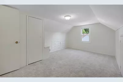 1051 Burke Avenue W, Roseville, MN 55113 - Photo 16