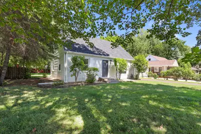 1051 Burke Avenue W, Roseville, MN 55113 - Photo 24