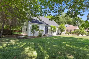 1051 Burke Ave W, Roseville, MN 55113 - Photo 24