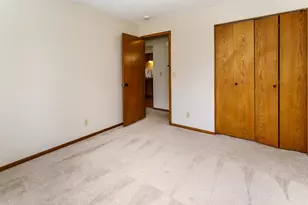 10375 Balsam Ln, Eden Prairie, MN 55347 - Photo 8