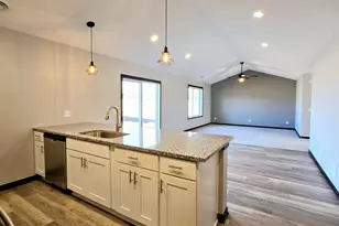1119 8th Ave SE, Waseca, MN 56093 - Photo 6