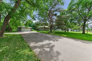 15725 2nd Ave N, Plymouth, MN 55447 - Photo 2