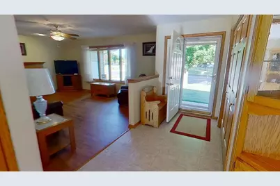 401 S Bruce Street S, Marshall, MN 56258 - Photo 4