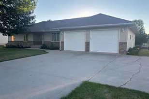 401 S Bruce Street S, Marshall, MN 56258 - Photo 44