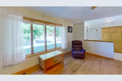 401 S Bruce Street S, Marshall, MN 56258 - Photo 10