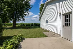 103 E 4th St, Hanska, MN 56041 - Photo 34