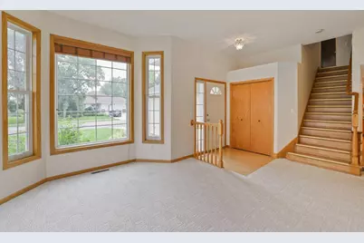 2337 Manuela Drive, Chaska, MN 55318 - Photo 4