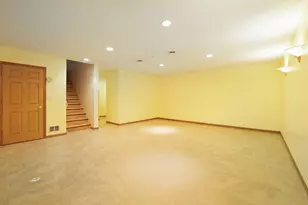 2337 Manuela Dr, Chaska, MN 55318 - Photo 34