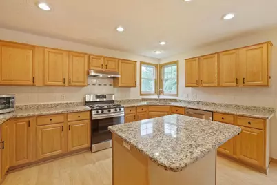 2337 Manuela Drive, Chaska, MN 55318 - Photo 12
