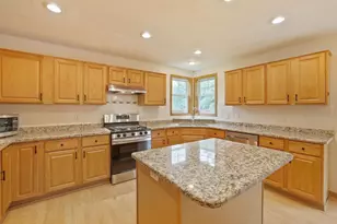 2337 Manuela Dr, Chaska, MN 55318 - Photo 12