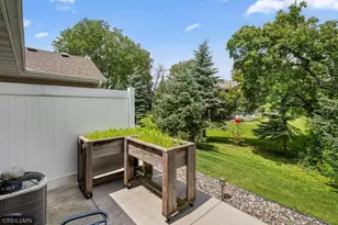 605 Liberty Wy, Vadnais Heights, MN 55127 - Photo 26