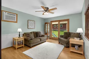 1307 17th St W, Hastings, MN 55033 - Photo 2