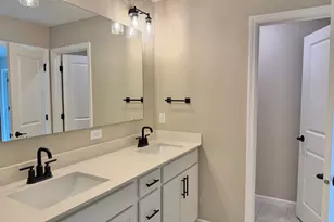 851 Sweetwater Dr, Saint Paul, MN 55116 - Photo 16