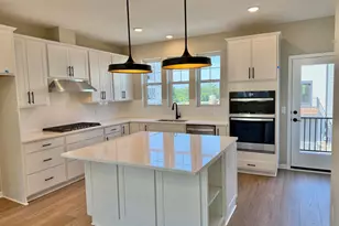 851 Sweetwater Dr, Saint Paul, MN 55116 - Photo 6