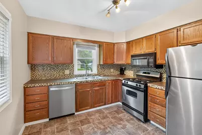413 3rd Avenue E, Shakopee, MN 55379 - Photo 10