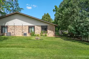 1221 Archer Ln N, Plymouth, MN 55447 - Photo 20