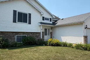 605 E South St, Belle Plaine, MN 56011 - Photo 2