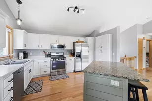 605 E South St, Belle Plaine, MN 56011 - Photo 8
