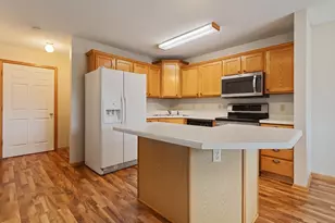 2440 Oakridge Cir, Hudson, WI 54016 - Photo 4