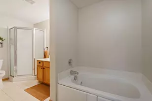 2440 Oakridge Cir, Hudson, WI 54016 - Photo 16