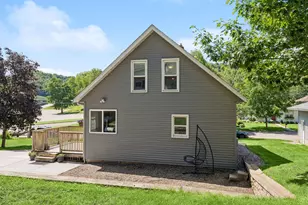 520 Hawthorn St, Red Wing, MN 55066 - Photo 32